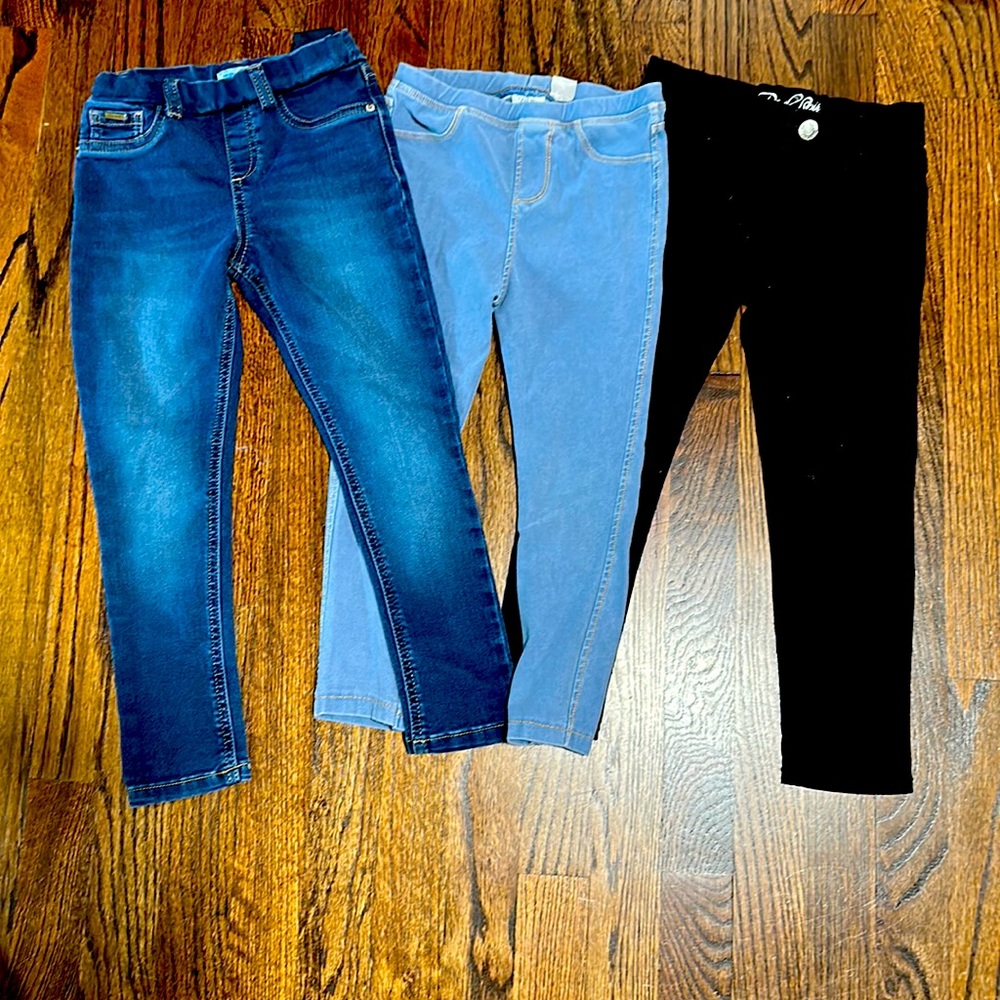 Set of 3 girls jeans. Great condition! 2 - like new. Zara, mayoral, real love